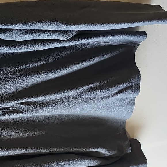 The North Face Men’s Small Half-Zip Fleece Pullover in Charcoal - Picture 3 of 7